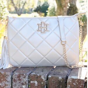 Chic Cream Quilted Crossbody Bag with Gold Chain